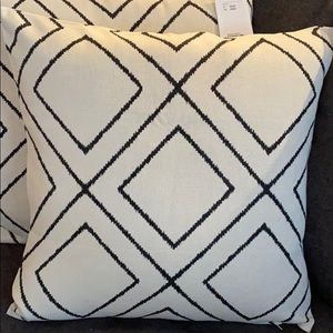 H&M 2 organic cotton pillow cases